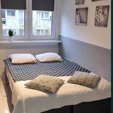 Nighthost Robotnicza 32 M248 Wroclaw Free Parking Apartamento Exterior foto